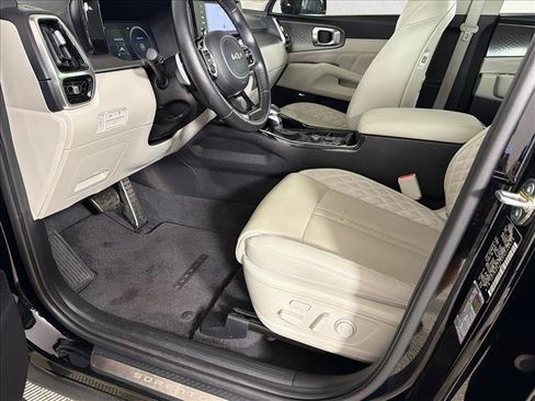 Used 2023 Kia Sorento SX AWD/4WD image 11