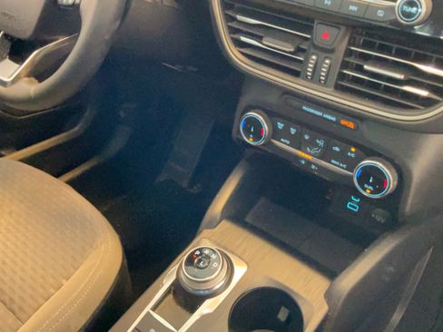 Used 2022 Ford Escape SE w/ SE Sport Appearance Package FWD image 32