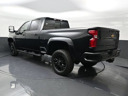 Used 2022 Chevrolet Silverado 2500 High Country w/ Z71 Off-Road Package image 3