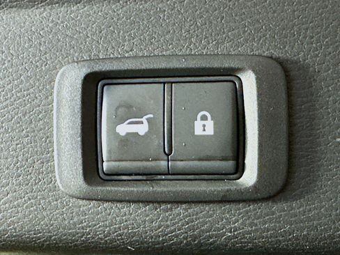 Used 2025 Mitsubishi Outlander SE AWD/4WD image 29