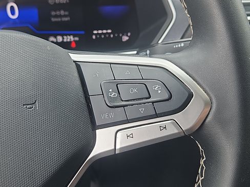 Certified 2024 Volkswagen Tiguan S AWD/4WD image 16