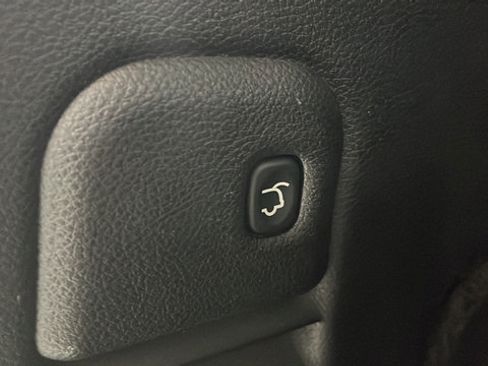 Used 2019 Jeep Grand Cherokee Limited AWD/4WD image 28