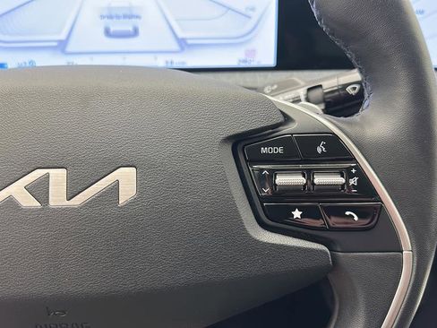 Used 2024 Kia EV6 Light AWD/4WD image 19