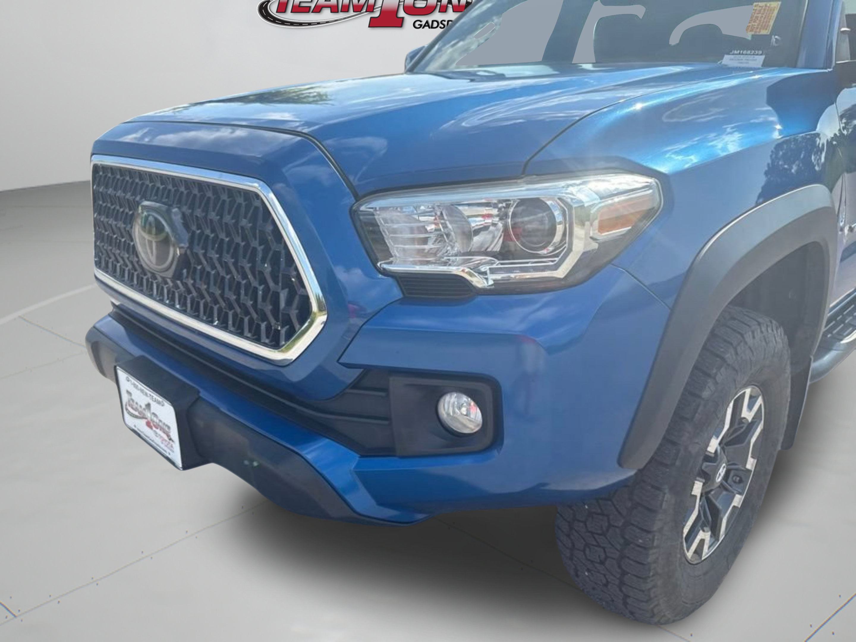 Used 2018 Toyota Tacoma TRD Off-Road AWD/4WD image 27