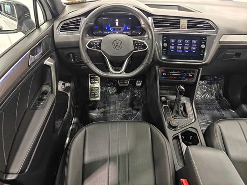Used 2024 Volkswagen Tiguan SE R-Line image 4