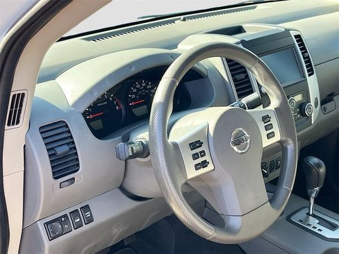 Used 2020 Nissan Frontier SV w/ Midnight Edition Floor Mats image 9