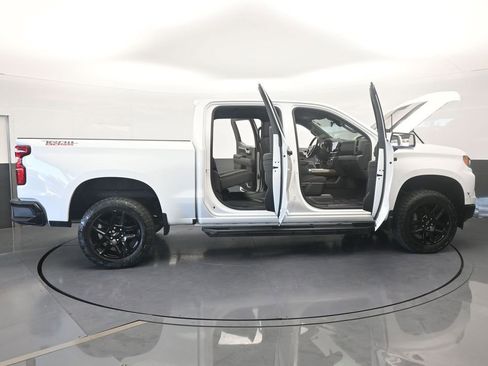 Used 2022 Chevrolet Silverado 1500 LT Trail Boss image 75