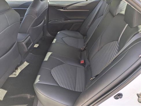 Used 2019 Toyota Camry SE FWD image 17
