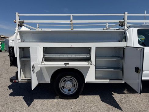 Used 2022 Ford F350 XL w/ Power Equipment Group image 16