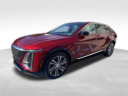 Certified 2024 Cadillac Lyriq Luxury AWD/4WD image 12