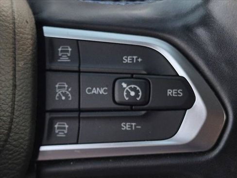 Used 2022 Jeep Compass Latitude w/ Sun and Sound Group FWD image 15