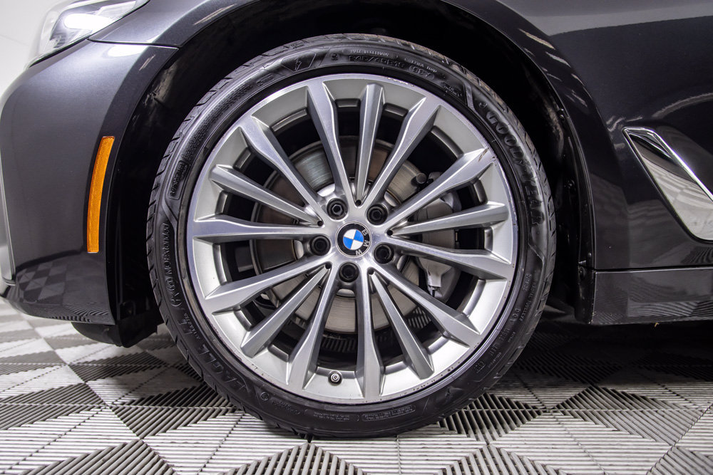 Used 2023 BMW 530i w/ Convenience Package RWD image 39