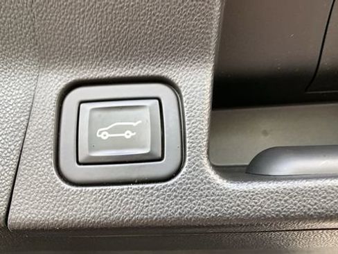 Used 2021 GMC Acadia SLT AWD/4WD image 26