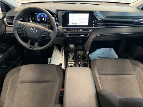 Used 2025 Toyota Camry LE image 12