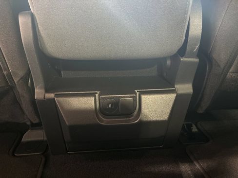 Used 2025 Ford F150 XLT w/ Equipment Group 301A Standard RWD image 19