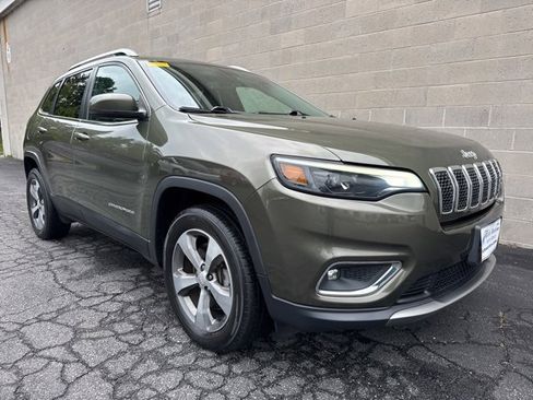 Used 2019 Jeep Cherokee Limited image 2