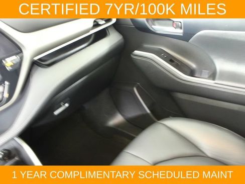 Used 2023 Toyota Highlander XLE AWD/4WD image 14