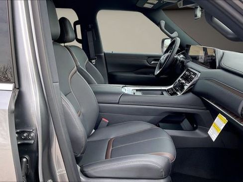 New 2026 Nissan Armada SL w/ Captain's Chari Seat Package image 11