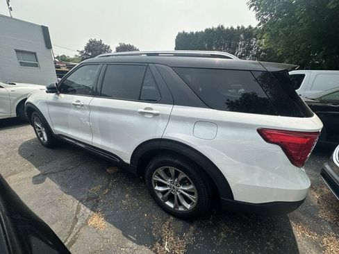 Used 2022 Ford Explorer Limited w/ Equipment Group 301A image 7