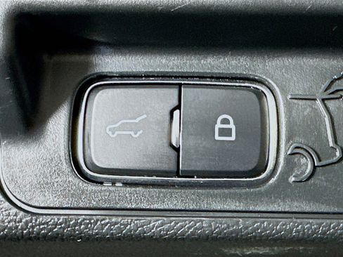 Used 2024 Ford Explorer XLT w/ Equipment Group 202A image 29