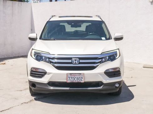 Used 2017 Honda Pilot Elite image 2