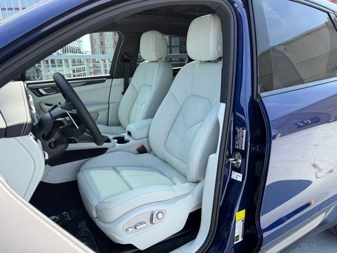 New 2026 Porsche Macan Turbo image 5