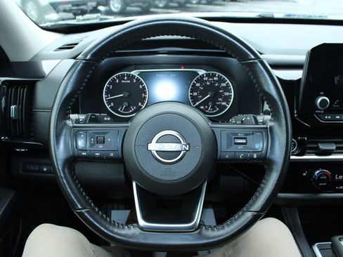 Used 2024 Nissan Pathfinder SV FWD image 33