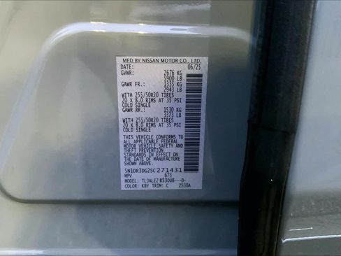 Used 2025 Nissan Pathfinder Platinum w/ Cargo Package FWD image 31