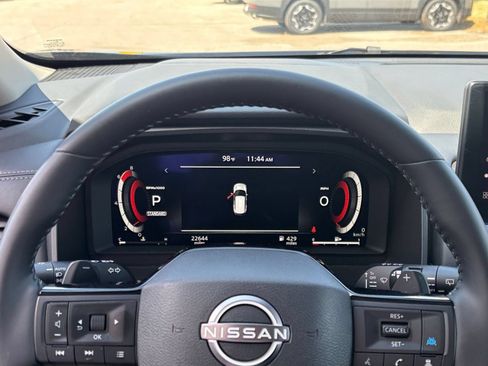 Used 2026 Nissan Rogue SL FWD image 43