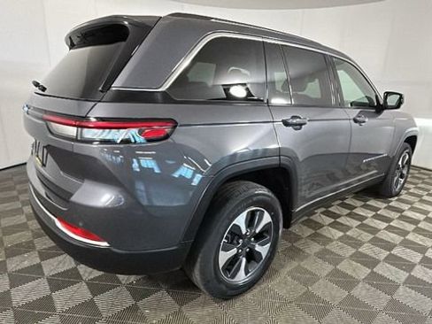 Used 2022 Jeep Grand Cherokee Limited 4xe AWD/4WD image 3