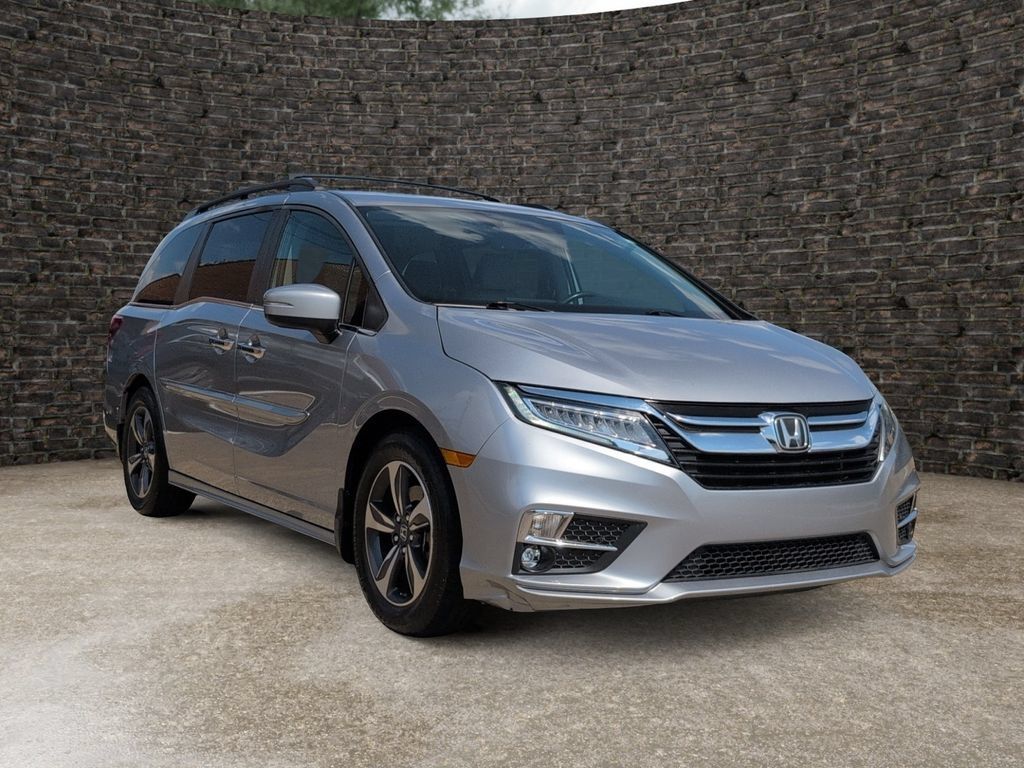 Used 2018 Honda Odyssey Touring image 2