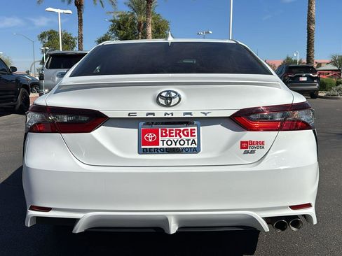 Used 2024 Toyota Camry SE image 6