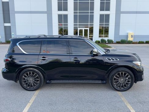 Used 2017 INFINITI QX80 Limited w/ All Season Package AWD/4WD image 4
