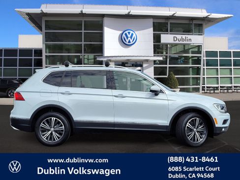 Used 2018 Volkswagen Tiguan SEL image 3