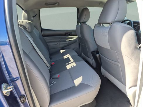 Used 2015 Toyota Tacoma PreRunner RWD image 18