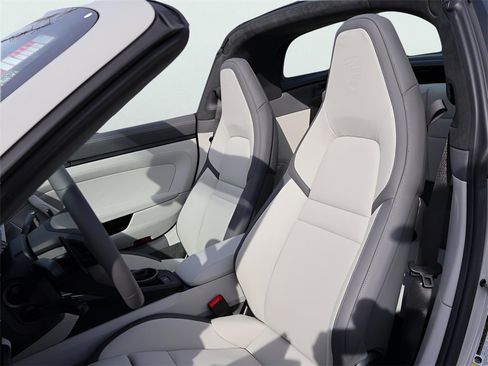 Certified 2026 Porsche 911 Targa 4 GTS image 5