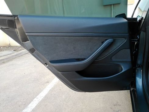 Used 2020 Tesla Model 3 Standard Range Plus RWD image 16