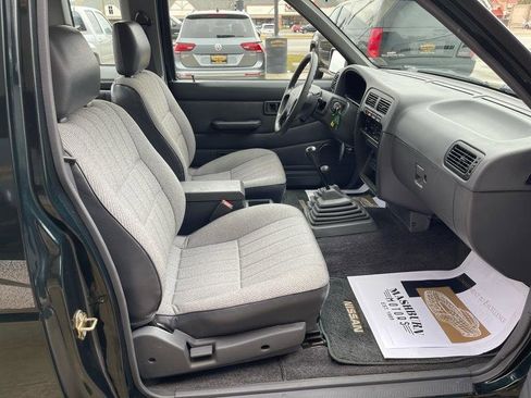 Used 1994 Nissan Pickup XE image 32