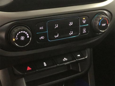 Used 2020 Chevrolet Colorado LT w/ LT Convenience Package image 18