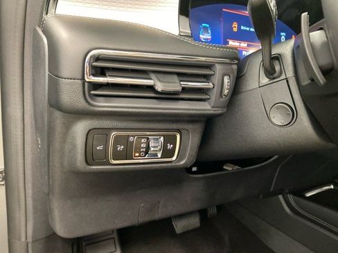 New 2025 Lincoln Corsair AWD w/ Equipment Group 101A image 17