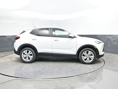 Used 2025 Buick Encore GX Preferred AWD/4WD image 12
