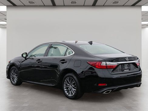 Used 2018 Lexus ES 350 w/ Premier Package image 4