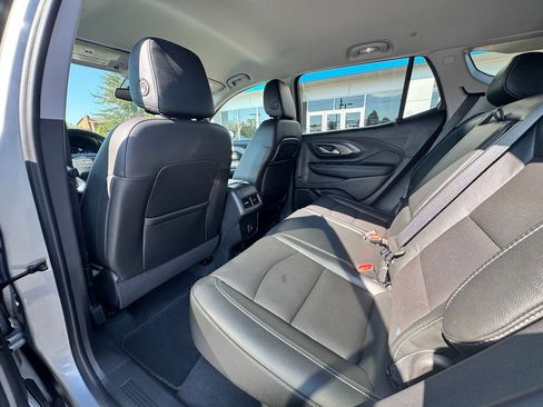 Used 2023 GMC Terrain SLT image 10