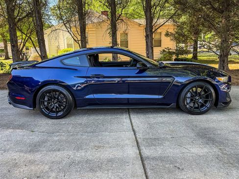Used 2018 Ford Mustang Shelby GT350 RWD image 30