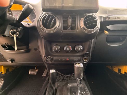 Used 2015 Jeep Wrangler Unlimited Sport w/ Quick Order Package 24S image 18