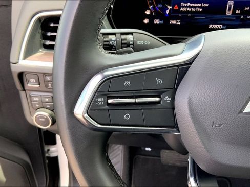 Used 2025 Chevrolet Tahoe Z71 AWD/4WD image 11