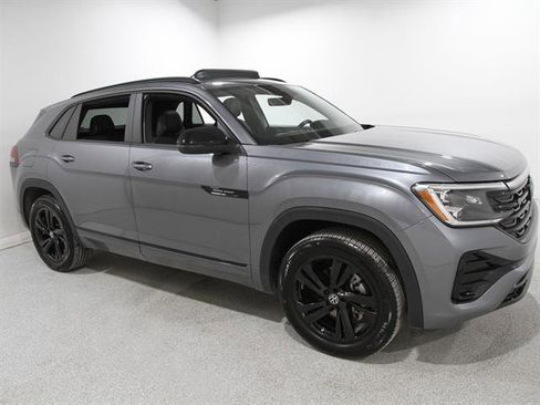 Certified 2025 Volkswagen Atlas Cross Sport SEL R-Line image 1