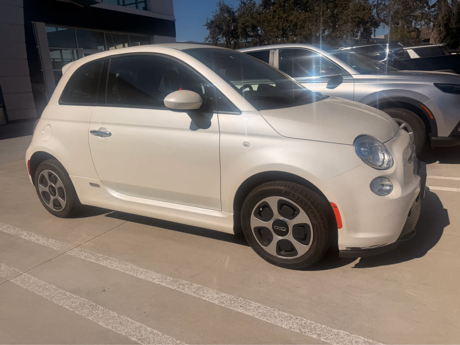 Used 2019 FIAT 500 e FWD image 2