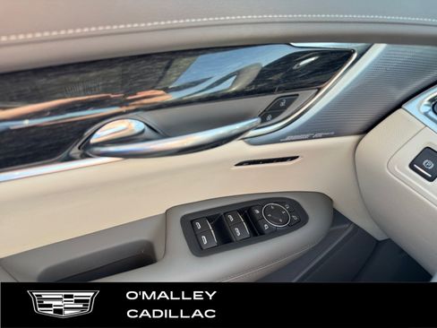 Certified 2023 Cadillac XT6 Premium Luxury w/ LPO, Floor Liner Package AWD/4WD image 19