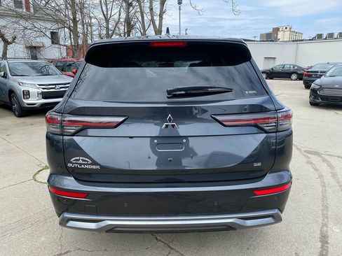 New 2025 Mitsubishi Outlander SE image 6